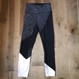 Lululemon Wunder Under size 4